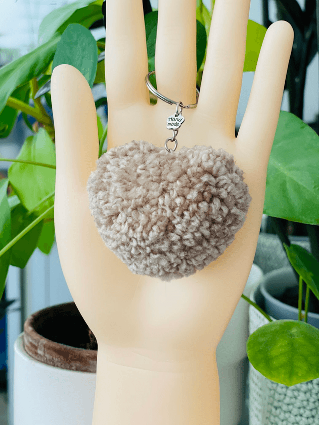 Ours Brun - Porte-clé pompon coeur - L